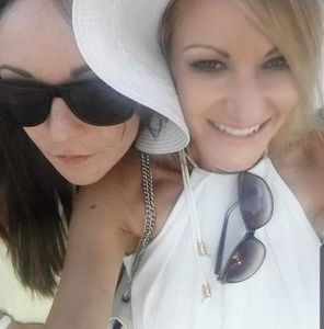 Meet your Posher, Adelle